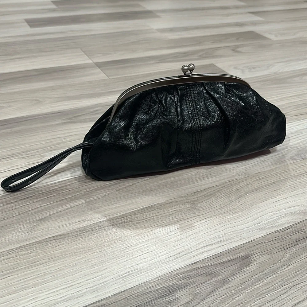 Kenneth Cole Reaction Black Leather Clutch Wristlet
